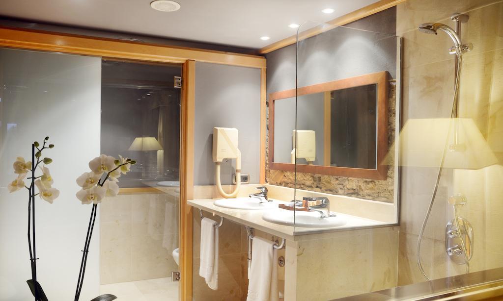 Es Portal Restaurant I Hotel Boutique - Adults Only Pals Luaran gambar